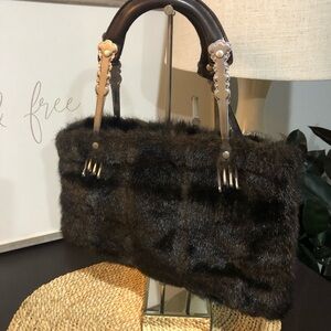 Isabelas journey purse